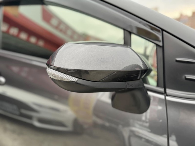 Toyota  SIENTA 金鑽店~SIENTA 1.8 正7人座 雙電動滑門 車道變換輔助系統 倒車影像 胎壓監控 斜坡起步輔助 循跡防滑 8安 免鑰啟動車門鎖 定速 光感應頭燈 電動摺疊後視鏡 盲點偵測 藍芽通訊 方向盤快控鍵 恆溫空調 後座出風口 粉塵過濾器 LED日行燈 等多項配備！ | 新北市汽車商業同業公會｜TACA優良車商聯盟｜中古、二手車買車賣車公會認證保固