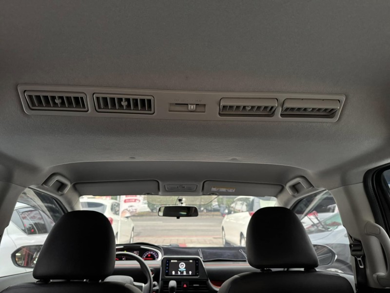 Toyota  SIENTA 金鑽店~SIENTA 1.8 正7人座 雙電動滑門 車道變換輔助系統 倒車影像 胎壓監控 斜坡起步輔助 循跡防滑 8安 免鑰啟動車門鎖 定速 光感應頭燈 電動摺疊後視鏡 盲點偵測 藍芽通訊 方向盤快控鍵 恆溫空調 後座出風口 粉塵過濾器 LED日行燈 等多項配備！ | 新北市汽車商業同業公會｜TACA優良車商聯盟｜中古、二手車買車賣車公會認證保固