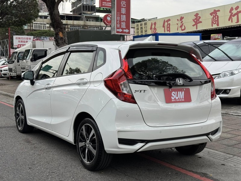 Honda  FIT 金鑽店~FIT 1.5頂級S版 ㄧ手車 里程保證4萬多公里 循跡防滑 胎壓監控 斜坡起步輔助 6安 免鑰啟動車門鎖 定速 恆溫空調 換檔撥片 原廠多功能大螢幕 導航 倒車影像 等多項配備！ | 新北市汽車商業同業公會｜TACA優良車商聯盟｜中古、二手車買車賣車公會認證保固