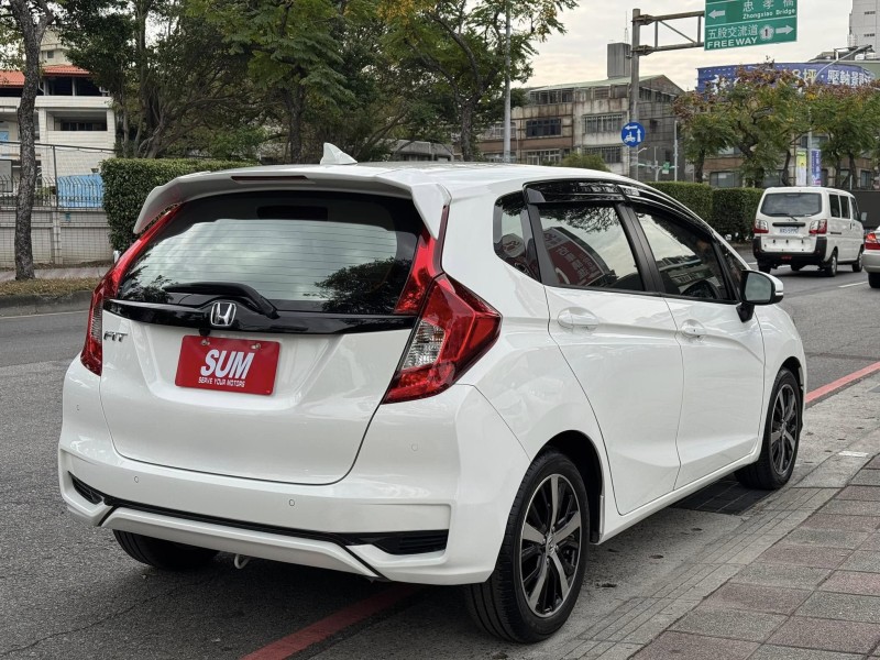 Honda  FIT 金鑽店~FIT 1.5頂級S版 ㄧ手車 里程保證4萬多公里 循跡防滑 胎壓監控 斜坡起步輔助 6安 免鑰啟動車門鎖 定速 恆溫空調 換檔撥片 原廠多功能大螢幕 導航 倒車影像 等多項配備！ | 新北市汽車商業同業公會｜TACA優良車商聯盟｜中古、二手車買車賣車公會認證保固