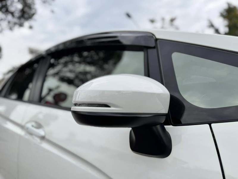 Honda  FIT 金鑽店~FIT 1.5頂級S版 ㄧ手車 里程保證4萬多公里 循跡防滑 胎壓監控 斜坡起步輔助 6安 免鑰啟動車門鎖 定速 恆溫空調 換檔撥片 原廠多功能大螢幕 導航 倒車影像 等多項配備！ | 新北市汽車商業同業公會｜TACA優良車商聯盟｜中古、二手車買車賣車公會認證保固