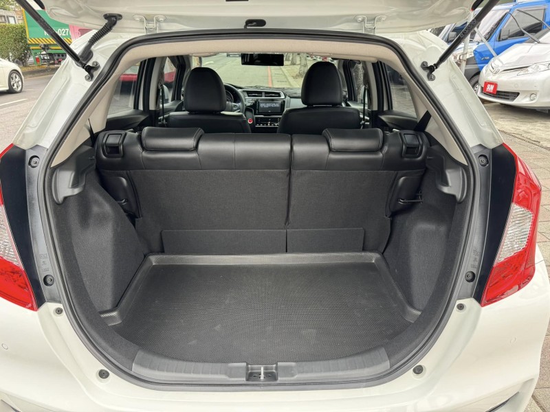 Honda  FIT 金鑽店~FIT 1.5頂級S版 ㄧ手車 里程保證4萬多公里 循跡防滑 胎壓監控 斜坡起步輔助 6安 免鑰啟動車門鎖 定速 恆溫空調 換檔撥片 原廠多功能大螢幕 導航 倒車影像 等多項配備！ | 新北市汽車商業同業公會｜TACA優良車商聯盟｜中古、二手車買車賣車公會認證保固