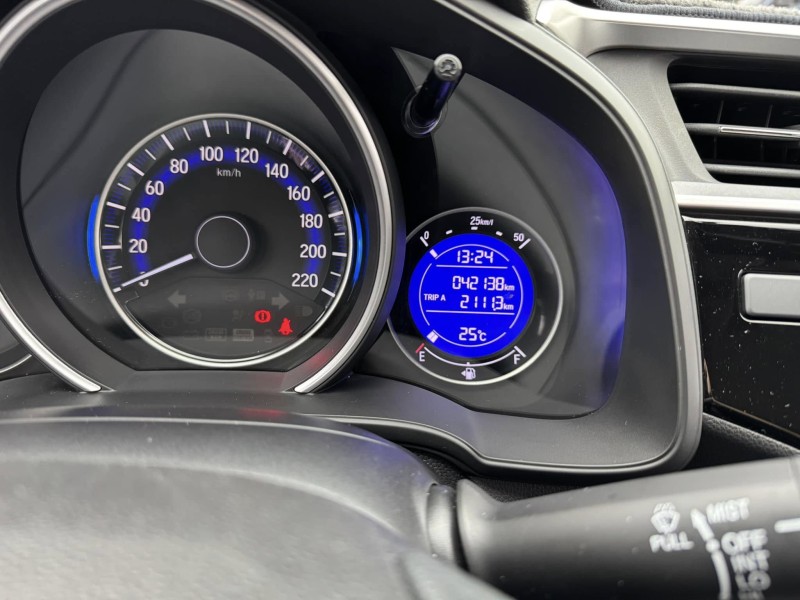Honda  FIT 金鑽店~FIT 1.5頂級S版 ㄧ手車 里程保證4萬多公里 循跡防滑 胎壓監控 斜坡起步輔助 6安 免鑰啟動車門鎖 定速 恆溫空調 換檔撥片 原廠多功能大螢幕 導航 倒車影像 等多項配備！ | 新北市汽車商業同業公會｜TACA優良車商聯盟｜中古、二手車買車賣車公會認證保固