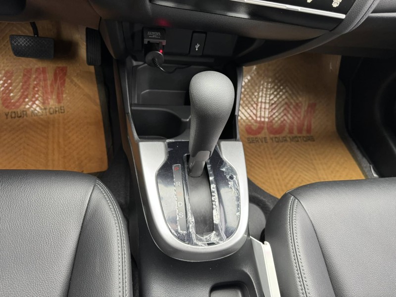 Honda  FIT 金鑽店~FIT 1.5頂級S版 ㄧ手車 里程保證4萬多公里 循跡防滑 胎壓監控 斜坡起步輔助 6安 免鑰啟動車門鎖 定速 恆溫空調 換檔撥片 原廠多功能大螢幕 導航 倒車影像 等多項配備！ | 新北市汽車商業同業公會｜TACA優良車商聯盟｜中古、二手車買車賣車公會認證保固