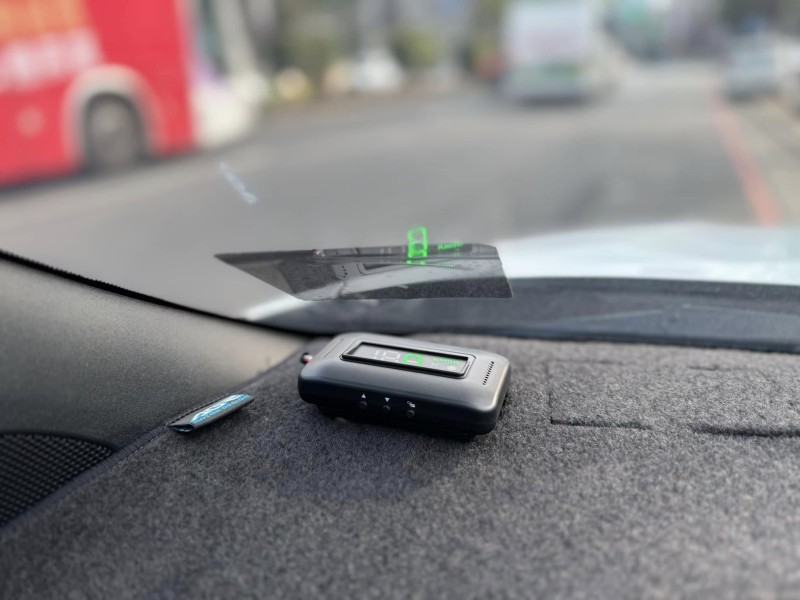 Nissan  Kicks 金鑽店~Kicks 1.5 智行旗艦版 主要配備有 車道偏離警示 車道變換輔助 AEB自動緊急煞車 遠光燈自動控制 胎壓監控 斜坡起步輔助 循跡防滑 6安 免鑰啟動車門鎖 定速 倒車影像輔助 360度環景影像 光感應頭燈 電動摺疊後視鏡 選配前後行車記錄器 Apple CarPlay 恆溫空調 粉塵過濾器 LED頭燈 車頂行李架 空力套件 等超多項配備！ | 新北市汽車商業同業公會｜TACA優良車商聯盟｜中古、二手車買車賣車公會認證保固