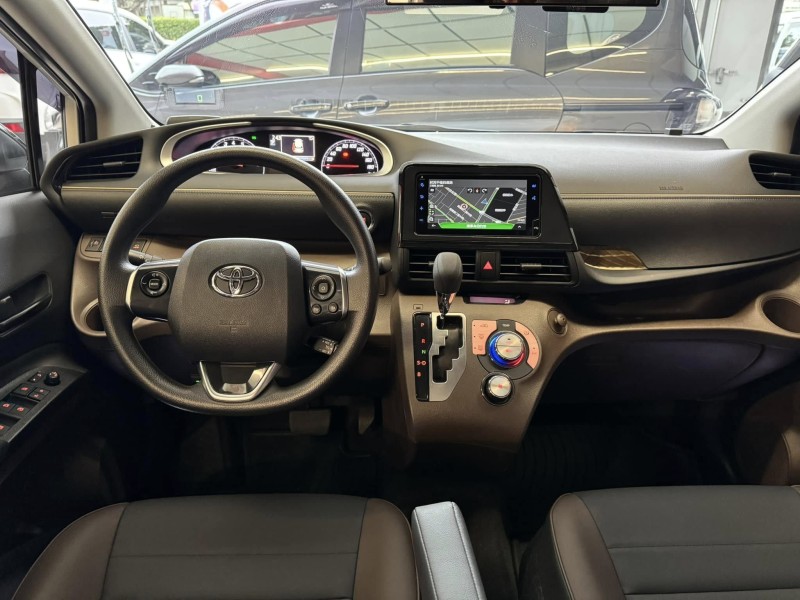 Toyota  SIENTA 金鑽店~SIENTA 1.8 正7人座 只跑7000多公里 雙電滑門 360度環景影像 車道偏離 變換輔助系統 AEB自動緊急煞車系統 遠光燈自動控制 胎壓監控 斜坡起步輔助 循跡防滑 8安 免鑰啟動車門鎖 定速 光感應頭燈 電動摺疊後視鏡 盲點偵測 導航 ￼Apple CarPlay 藍芽通訊 方向盤快控鍵 抬頭顯示器 前後行車記錄器 恆溫空調 後座出風口 粉塵過濾器 LED日行燈 等多項配備！ | 新北市汽車商業同業公會｜TACA優良車商聯盟｜中古、二手車買車賣車公會認證保固