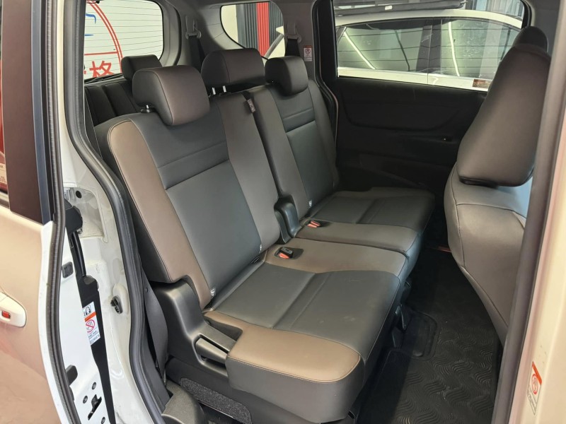Toyota  SIENTA 金鑽店~SIENTA 1.8 正7人座 只跑7000多公里 雙電滑門 360度環景影像 車道偏離 變換輔助系統 AEB自動緊急煞車系統 遠光燈自動控制 胎壓監控 斜坡起步輔助 循跡防滑 8安 免鑰啟動車門鎖 定速 光感應頭燈 電動摺疊後視鏡 盲點偵測 導航 ￼Apple CarPlay 藍芽通訊 方向盤快控鍵 抬頭顯示器 前後行車記錄器 恆溫空調 後座出風口 粉塵過濾器 LED日行燈 等多項配備！ | 新北市汽車商業同業公會｜TACA優良車商聯盟｜中古、二手車買車賣車公會認證保固