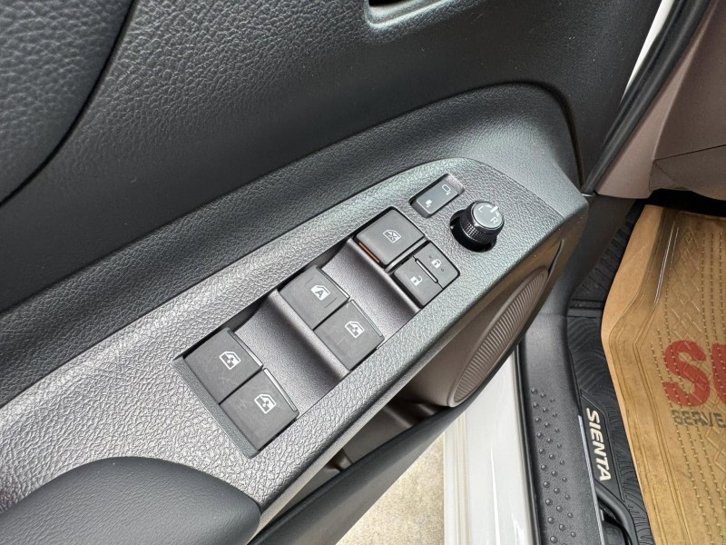 Toyota  SIENTA 金鑽店~SIENTA 1.8 正7人座 只跑7000多公里 雙電滑門 360度環景影像 車道偏離 變換輔助系統 AEB自動緊急煞車系統 遠光燈自動控制 胎壓監控 斜坡起步輔助 循跡防滑 8安 免鑰啟動車門鎖 定速 光感應頭燈 電動摺疊後視鏡 盲點偵測 導航 ￼Apple CarPlay 藍芽通訊 方向盤快控鍵 抬頭顯示器 前後行車記錄器 恆溫空調 後座出風口 粉塵過濾器 LED日行燈 等多項配備！ | 新北市汽車商業同業公會｜TACA優良車商聯盟｜中古、二手車買車賣車公會認證保固