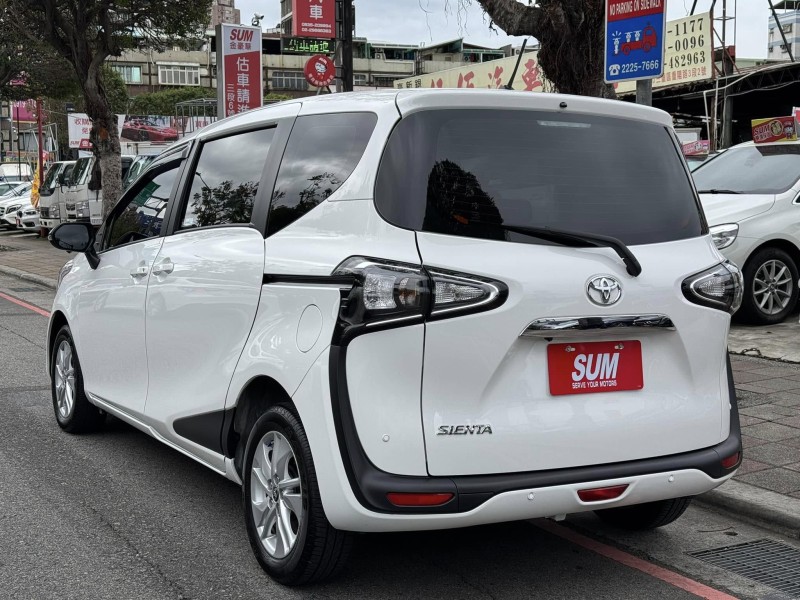 Toyota  SIENTA 金鑽店~SIENTA 1.8 正7人座 只跑7000多公里 雙電滑門 360度環景影像 車道偏離 變換輔助系統 AEB自動緊急煞車系統 遠光燈自動控制 胎壓監控 斜坡起步輔助 循跡防滑 8安 免鑰啟動車門鎖 定速 光感應頭燈 電動摺疊後視鏡 盲點偵測 導航 ￼Apple CarPlay 藍芽通訊 方向盤快控鍵 抬頭顯示器 前後行車記錄器 恆溫空調 後座出風口 粉塵過濾器 LED日行燈 等多項配備！ | 新北市汽車商業同業公會｜TACA優良車商聯盟｜中古、二手車買車賣車公會認證保固