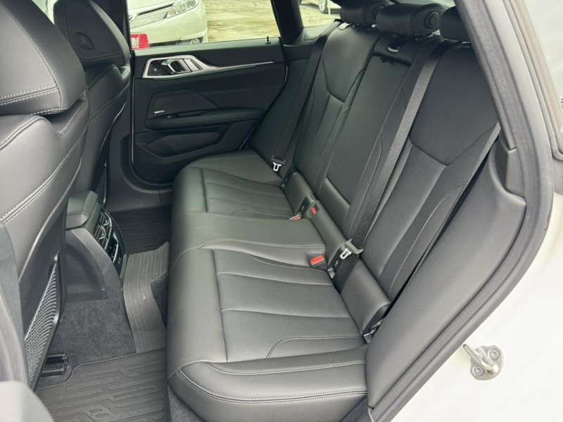 BMW/ 寶馬  4 SERIES  420i M Sport 金鑽店~BMW總代理420i M-Sport  G26 白 認證車履約保證！主要配備有，ACC主動跟車 車道維持 變換 輔助 偏離警示 循跡防滑 斜坡起步 AEB自動煞停 8安 胎壓監控 免鑰啟動車門鎖 定速 360度環景影像 自動停車 光感應頭燈 雨滴感應雨刷 電動摺疊後視鏡 選配HUD抬頭顯示器 分區恆溫空調 換檔撥片 粉塵過濾器 雙前座跑車座椅 雙電動座椅 後座出風口 LED頭燈 尾燈 日行燈 空力套件 導航 Apple CarPlay 等超多項配備！ | 新北市汽車商業同業公會｜TACA優良車商聯盟｜中古、二手車買車賣車公會認證保固