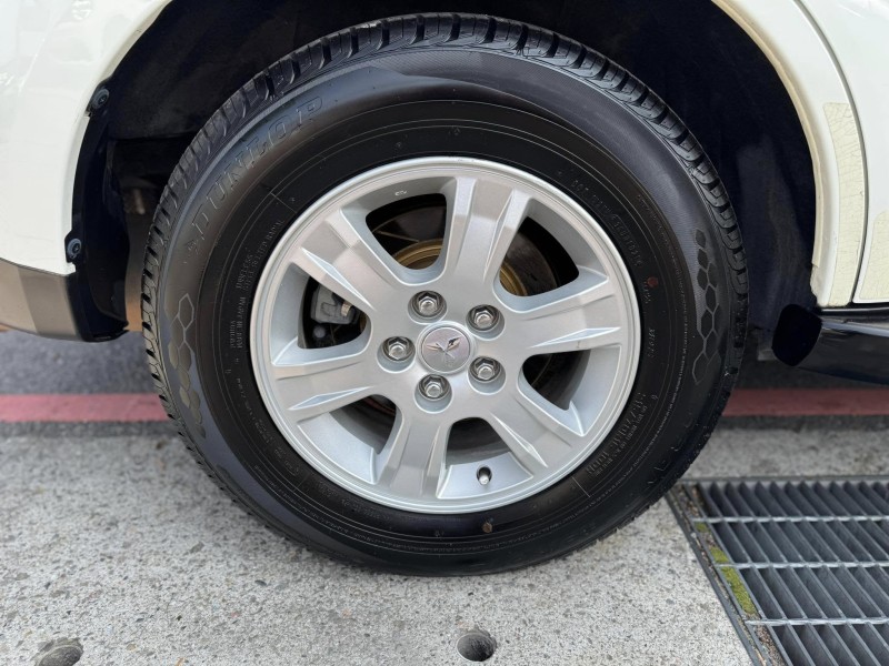 Mitsubishi  Outlander 金鑽店~Outlander 2.4 便宜又大碗的 休旅車 天窗 雙安 免鑰啟動車門鎖 定速 光感應頭燈 方向盤快控鍵 恆溫空調 盲點偵測 粉塵過濾器 車頂行李架 LED尾燈 導航 倒車影像 等配備！ | 新北市汽車商業同業公會｜TACA優良車商聯盟｜中古、二手車買車賣車公會認證保固