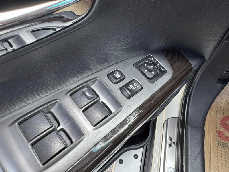 Mitsubishi  Outlander 金鑽店~Outlander 2.4 便宜又大碗的 休旅車 天窗 雙安 免鑰啟動車門鎖 定速 光感應頭燈 方向盤快控鍵 恆溫空調 盲點偵測 粉塵過濾器 車頂行李架 LED尾燈 導航 倒車影像 等配備！ | 新北市汽車商業同業公會｜TACA優良車商聯盟｜中古、二手車買車賣車公會認證保固