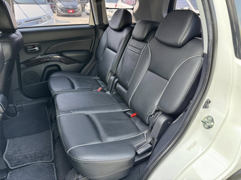 Mitsubishi  Outlander 金鑽店~Outlander 2.4 便宜又大碗的 休旅車 天窗 雙安 免鑰啟動車門鎖 定速 光感應頭燈 方向盤快控鍵 恆溫空調 盲點偵測 粉塵過濾器 車頂行李架 LED尾燈 導航 倒車影像 等配備！ | 新北市汽車商業同業公會｜TACA優良車商聯盟｜中古、二手車買車賣車公會認證保固