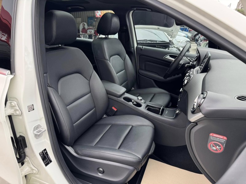 Mercedes-Benz/賓士   B-CLASS  B200 金鑽店~小改款 總代理B200 里程履約保證只跑8萬多公里 白色 全景天窗 雙電動記憶座椅 9安 循跡防滑 主動式安全預防系統 胎壓監控 免鑰啟動車門鎖 定速 自動停車 光感應頭燈 雨滴感應雨刷 倒車影像 後座出風口 藍芽通訊 換檔撥片 LED頭燈 尾燈 日行燈 等多項配備！ | 新北市汽車商業同業公會｜TACA優良車商聯盟｜中古、二手車買車賣車公會認證保固