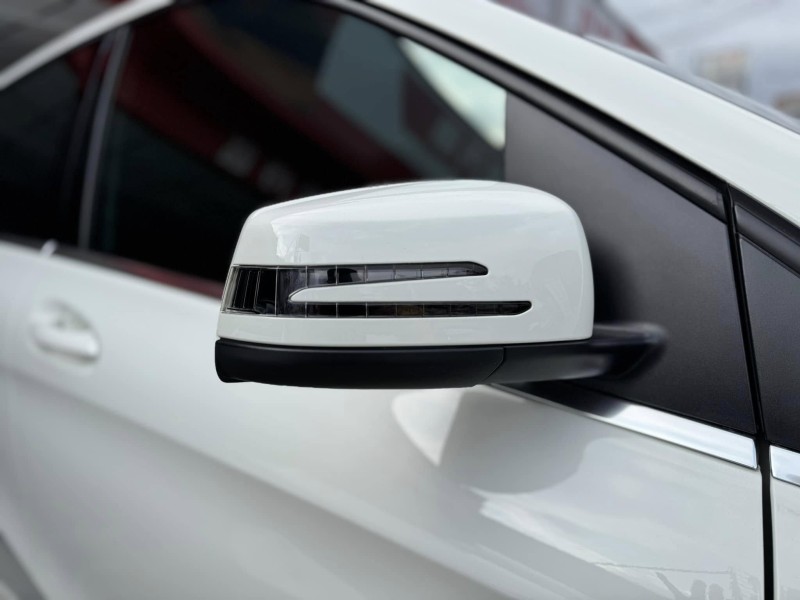 Mercedes-Benz/賓士   B-CLASS  B200 金鑽店~小改款 總代理B200 里程履約保證只跑8萬多公里 白色 全景天窗 雙電動記憶座椅 9安 循跡防滑 主動式安全預防系統 胎壓監控 免鑰啟動車門鎖 定速 自動停車 光感應頭燈 雨滴感應雨刷 倒車影像 後座出風口 藍芽通訊 換檔撥片 LED頭燈 尾燈 日行燈 等多項配備！ | 新北市汽車商業同業公會｜TACA優良車商聯盟｜中古、二手車買車賣車公會認證保固