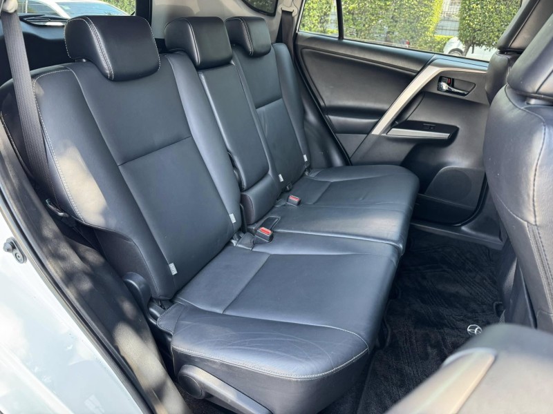 Toyota  RAV4 金鑽店~RAV4  2.0 尊爵版 里程履約保證只跑9萬多公里！  主要配備有，ACC自動跟車系統 車道偏離警示 斜坡起步輔助 循跡防滑系統 9安 遠光燈自動控制 胎壓監控 免鑰啟動車門鎖 定速 光感應頭燈 電動折疊後視鏡 倒車影像 導航 Apple CarPlay ￼分區恆溫空調 粉塵過濾器 電動座椅 LED日行燈 頭燈 尾燈 等多項配備！ | 新北市汽車商業同業公會｜TACA優良車商聯盟｜中古、二手車買車賣車公會認證保固