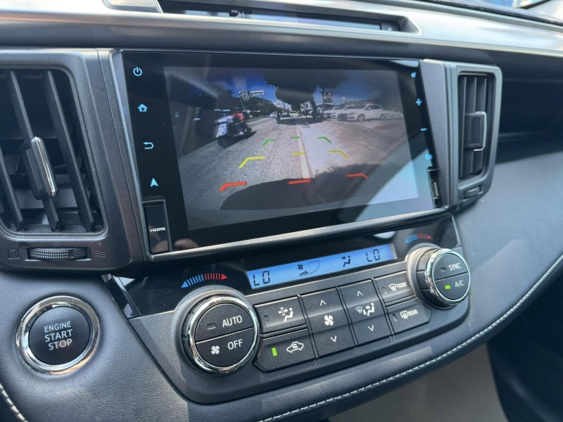 Toyota  RAV4 金鑽店~RAV4  2.0 尊爵版 里程履約保證只跑9萬多公里！  主要配備有，ACC自動跟車系統 車道偏離警示 斜坡起步輔助 循跡防滑系統 9安 遠光燈自動控制 胎壓監控 免鑰啟動車門鎖 定速 光感應頭燈 電動折疊後視鏡 倒車影像 導航 Apple CarPlay ￼分區恆溫空調 粉塵過濾器 電動座椅 LED日行燈 頭燈 尾燈 等多項配備！ | 新北市汽車商業同業公會｜TACA優良車商聯盟｜中古、二手車買車賣車公會認證保固