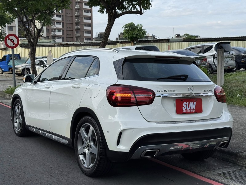 Mercedes-Benz/賓士   GLA-CLASS  GLA180 金鑽店~總代理GLA180 白1.6 渦輪增壓 AMG版 前輪驅動 雙離合器7速自手排 原廠保養紀錄 車況真的非常優 內裝也顧的很漂亮 非常適合小家庭用車！ | 新北市汽車商業同業公會｜TACA優良車商聯盟｜中古、二手車買車賣車公會認證保固