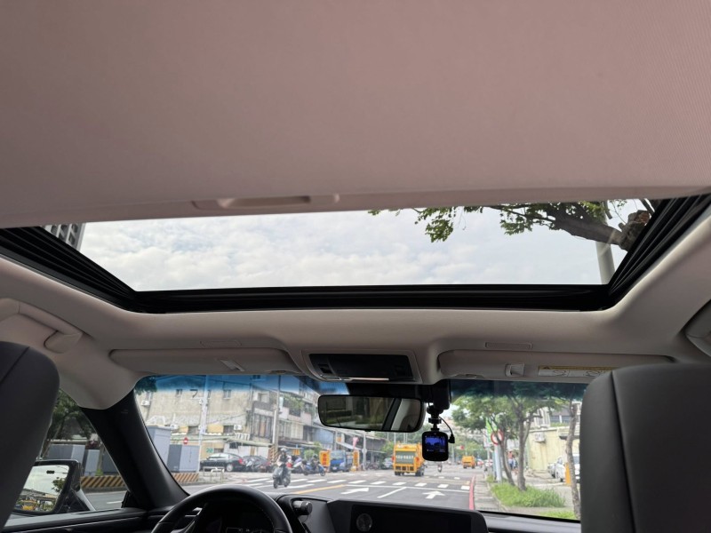 Lexus  ES 金鑽店~ES200‧一手女用車+保證保證只跑8萬公里.ACC跟車＋車道偏移，倒車顯影，極美車況 | 新北市汽車商業同業公會｜TACA優良車商聯盟｜中古、二手車買車賣車公會認證保固