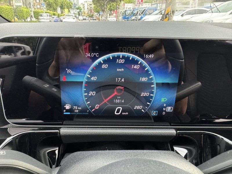 Mercedes-Benz/賓士   B-CLASS  B180 金鑽店~總代理B180大改款•一手車保證跑1萬8千公里.選配電尾門＋360度環景＋摸門 | 新北市汽車商業同業公會｜TACA優良車商聯盟｜中古、二手車買車賣車公會認證保固