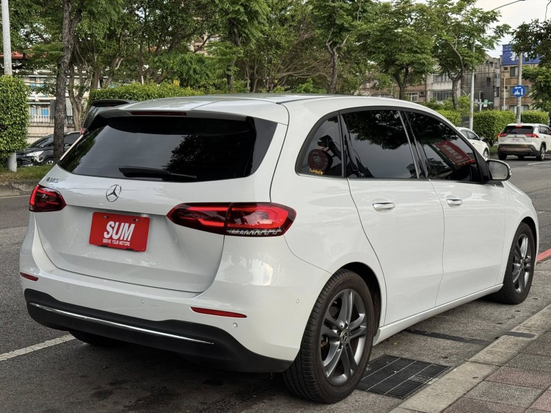 Mercedes-Benz/賓士   B-CLASS  B180 金鑽店~總代理B180大改款•一手車保證跑1萬8千公里.選配電尾門＋360度環景＋摸門 | 新北市汽車商業同業公會｜TACA優良車商聯盟｜中古、二手車買車賣車公會認證保固