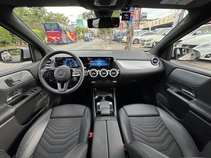 Mercedes-Benz/賓士   B-CLASS  B180 金鑽店~總代理B180大改款•一手車保證跑1萬8千公里.選配電尾門＋360度環景＋摸門 | 新北市汽車商業同業公會｜TACA優良車商聯盟｜中古、二手車買車賣車公會認證保固