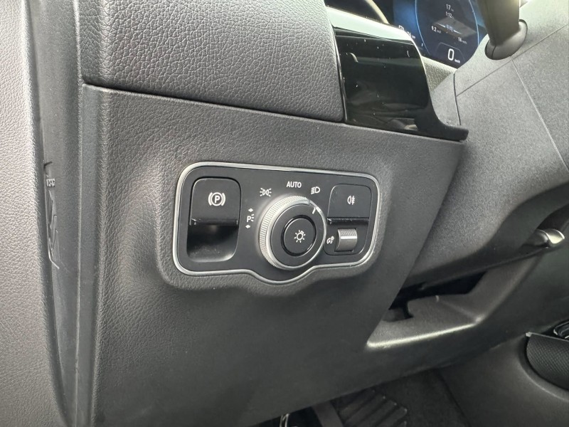 Mercedes-Benz/賓士   B-CLASS  B180 金鑽店~總代理B180大改款•一手車保證跑1萬8千公里.選配電尾門＋360度環景＋摸門 | 新北市汽車商業同業公會｜TACA優良車商聯盟｜中古、二手車買車賣車公會認證保固