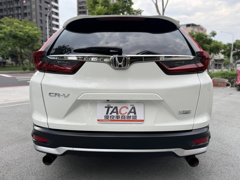 Honda  CR-V 金鑽店~選配超過10萬以上☆小改款5.5代 VTI-S.一手車+里程保證‧ACC跟車.車道偏移.360度環景 | 新北市汽車商業同業公會｜TACA優良車商聯盟｜中古、二手車買車賣車公會認證保固