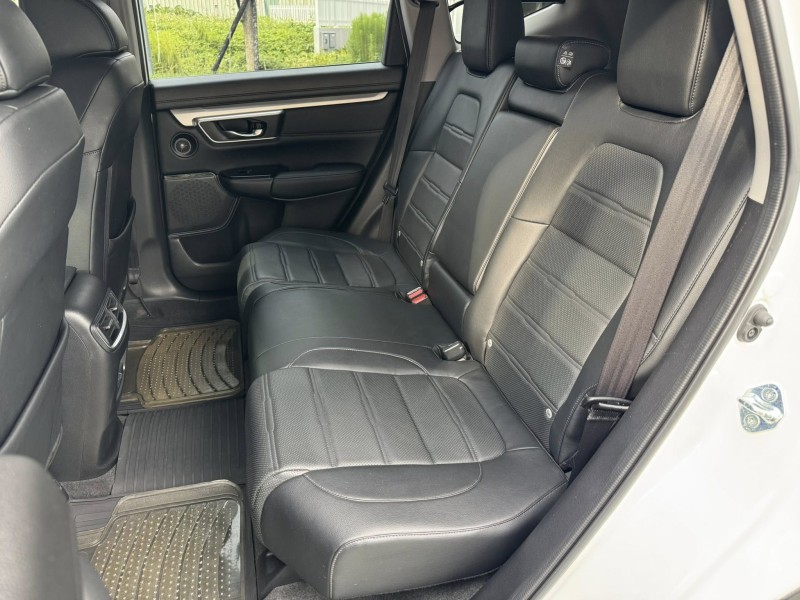 Honda  CR-V 金鑽店~選配超過10萬以上☆小改款5.5代 VTI-S.一手車+里程保證‧ACC跟車.車道偏移.360度環景 | 新北市汽車商業同業公會｜TACA優良車商聯盟｜中古、二手車買車賣車公會認證保固