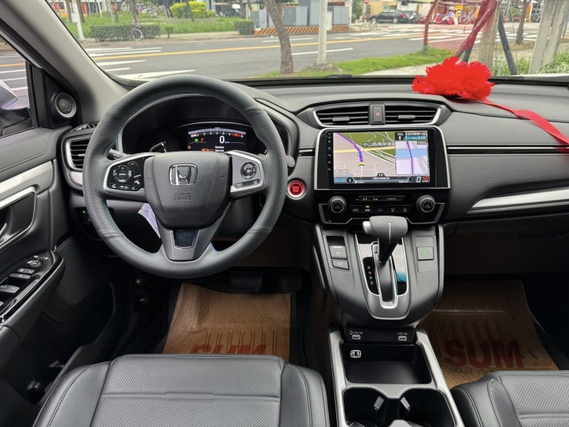 Honda  CR-V 金鑽店~選配超過10萬以上☆小改款5.5代 VTI-S.一手車+里程保證‧ACC跟車.車道偏移.360度環景 | 新北市汽車商業同業公會｜TACA優良車商聯盟｜中古、二手車買車賣車公會認證保固