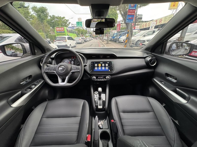 Nissan  Kicks 金鑽店~超時尚 大小空間剛剛好的小休旅 家庭用車來囉！2022年式 Kicks 1.5 智行旗艦版 里程保證只跑9千多公里！ | 新北市汽車商業同業公會｜TACA優良車商聯盟｜中古、二手車買車賣車公會認證保固