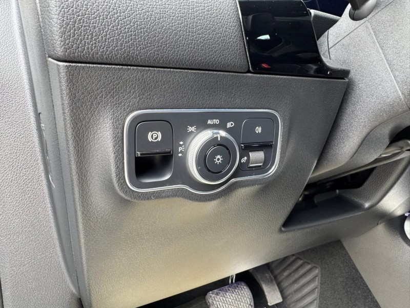 Mercedes-Benz/賓士   B-CLASS  B200 金鑽店~賓士總代理 B200 銀灰色 1.3 渦輪增壓 163匹馬力 前輪驅動 雙離合器7速自手排 | 新北市汽車商業同業公會｜TACA優良車商聯盟｜中古、二手車買車賣車公會認證保固