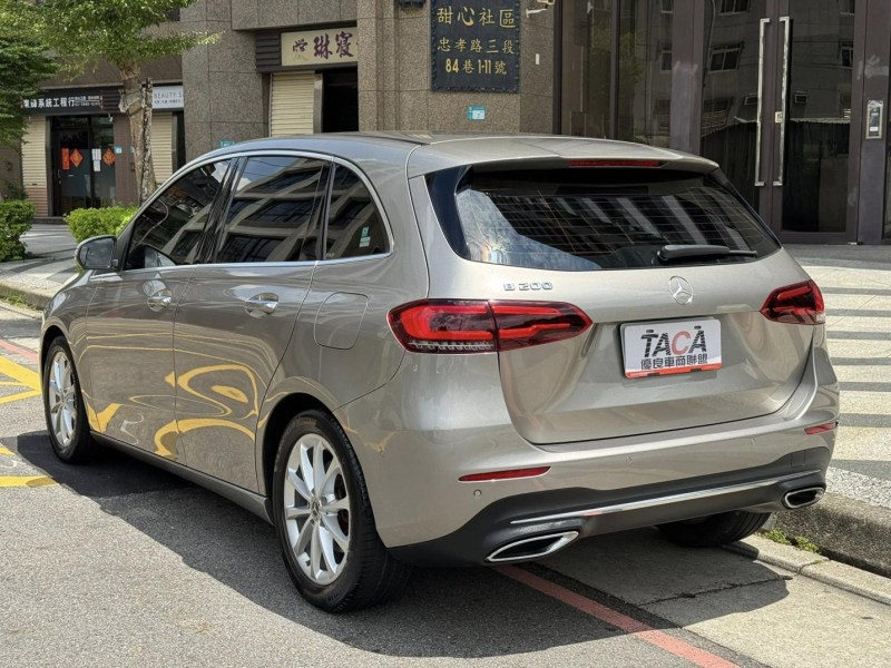 Mercedes-Benz/賓士   B-CLASS  B200 金鑽店~賓士總代理 B200 銀灰色 1.3 渦輪增壓 163匹馬力 前輪驅動 雙離合器7速自手排 | 新北市汽車商業同業公會｜TACA優良車商聯盟｜中古、二手車買車賣車公會認證保固