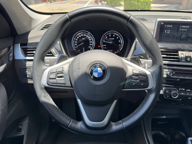 BMW/ 寶馬  X1 SERIES  X1 sDrive20i 金鑽店~BMW X1 總代理 20i  渦輪增壓 192匹馬力 前輪驅動 7速自手排 里程保證5萬多公里 車況超優 可提供SUM全省保固！ | 新北市汽車商業同業公會｜TACA優良車商聯盟｜中古、二手車買車賣車公會認證保固
