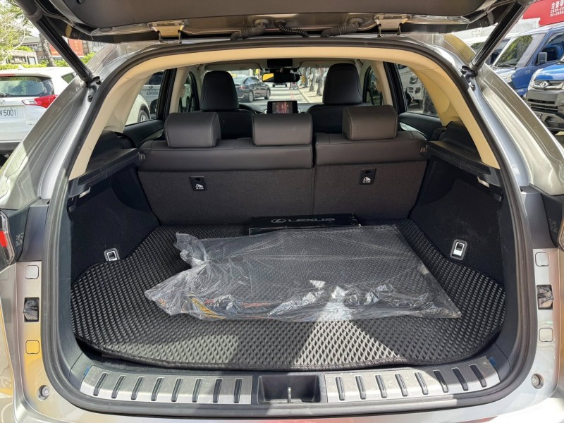 Lexus  NX 金鑽店~2020年式 LEXUS NX200 菁英 Plus版 自然進氣 150匹馬力 CVT8速手自排 只跑3萬多公里 車況超優！ | 新北市汽車商業同業公會｜TACA優良車商聯盟｜中古、二手車買車賣車公會認證保固