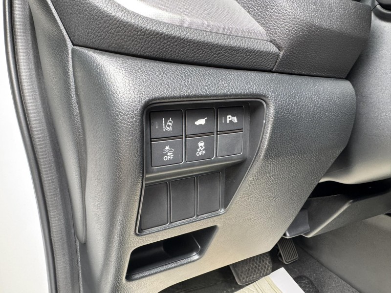 Honda  CR-V 金鑽店~2023年CR-V 1.5 VTi-S 白 里程保證 ACC主動跟車全速域 車道維持 變換 偏離 輔助系統 AEB自動煞停 遠光燈自動控制 斜坡起步輔助 循跡防滑 8安 電動尾門 胎壓監控 免鑰啟動車門鎖 定速 倒車影像 導航 多功能影音 右側影像無死角 後座出風口 LED頭燈 日行燈 尾燈 等多項配備！ | 新北市汽車商業同業公會｜TACA優良車商聯盟｜中古、二手車買車賣車公會認證保固
