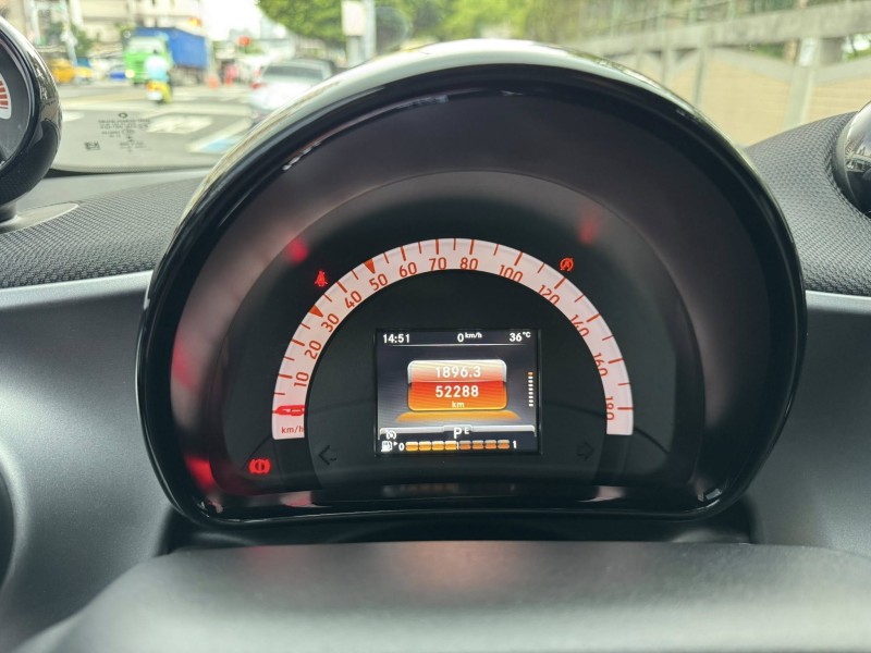 Smart  SMART FORTWO 金鑽店~ SMART FORTWO 2人座 6速雙離合器自手排 自然進氣 1.0 後輪驅動 71匹馬力 此車超省油省稅 遮風擋雨 冬暖夏涼 停車超方便 情侶外出遊玩神車！ | 新北市汽車商業同業公會｜TACA優良車商聯盟｜中古、二手車買車賣車公會認證保固