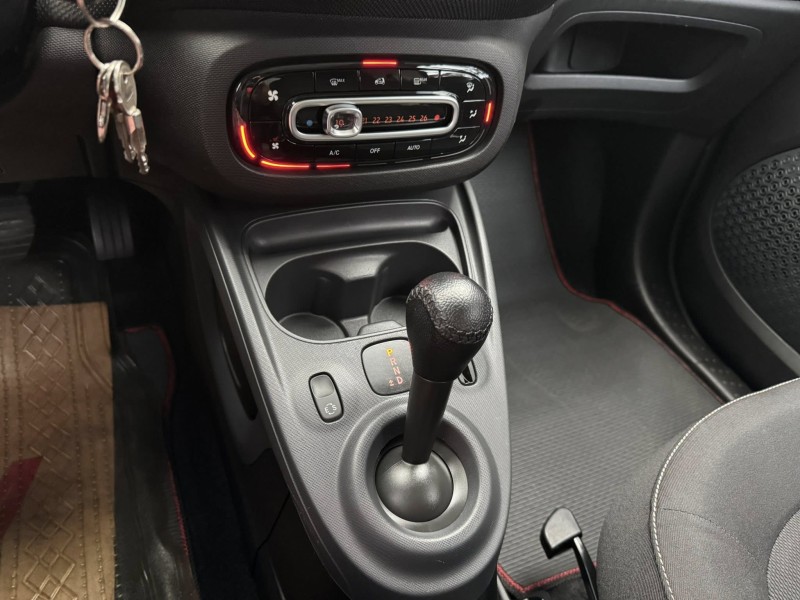 Smart  SMART FORTWO 金鑽店~ SMART FORTWO 2人座 6速雙離合器自手排 自然進氣 1.0 後輪驅動 71匹馬力 此車超省油省稅 遮風擋雨 冬暖夏涼 停車超方便 情侶外出遊玩神車！ | 新北市汽車商業同業公會｜TACA優良車商聯盟｜中古、二手車買車賣車公會認證保固