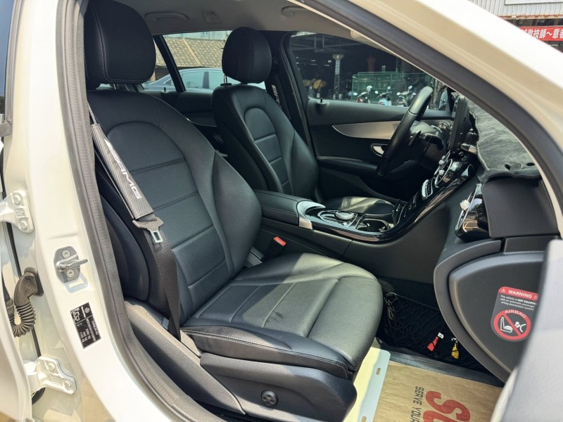 Mercedes-Benz/賓士   C-CLASS  C200 金鑽店~C200 Avantgarde  旅行式 5門掀背  9速手自排 渦輪增壓 184匹馬力 2.0 後輪驅動  里程保證11萬多公里 車況超優！ | 新北市汽車商業同業公會｜TACA優良車商聯盟｜中古、二手車買車賣車公會認證保固