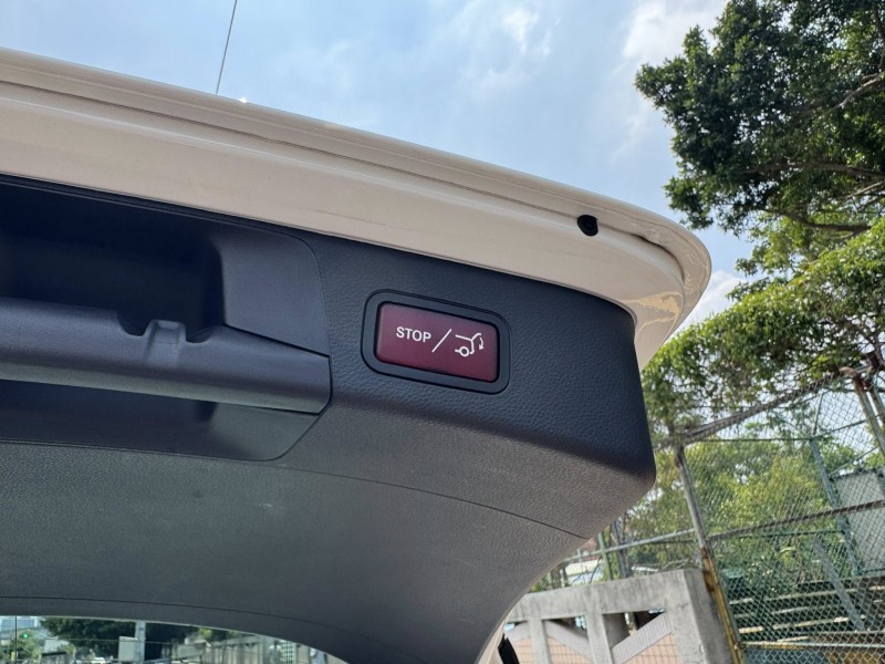 Mercedes-Benz/賓士   C-CLASS  C200 金鑽店~C200 Avantgarde  旅行式 5門掀背  9速手自排 渦輪增壓 184匹馬力 2.0 後輪驅動  里程保證11萬多公里 車況超優！ | 新北市汽車商業同業公會｜TACA優良車商聯盟｜中古、二手車買車賣車公會認證保固