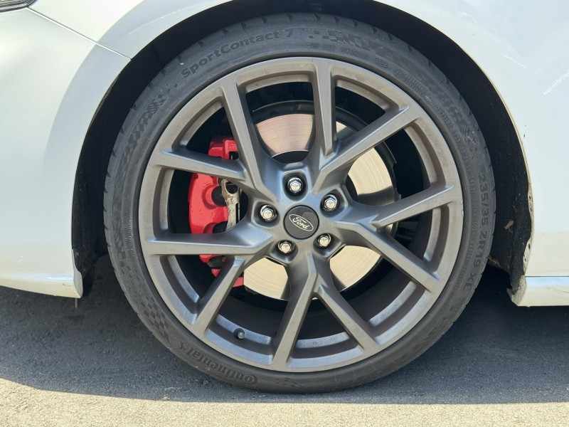 Ford/福特  Focus 金鑽店~FOCUS  正ST 2.3 進口版 掀背 280匹馬力 渦輪增壓 7速手自排 前輪驅動 RECARO雙前座跑車座椅 4門迎賓燈 全螢幕智慧行車記錄器!! | 新北市汽車商業同業公會｜TACA優良車商聯盟｜中古、二手車買車賣車公會認證保固