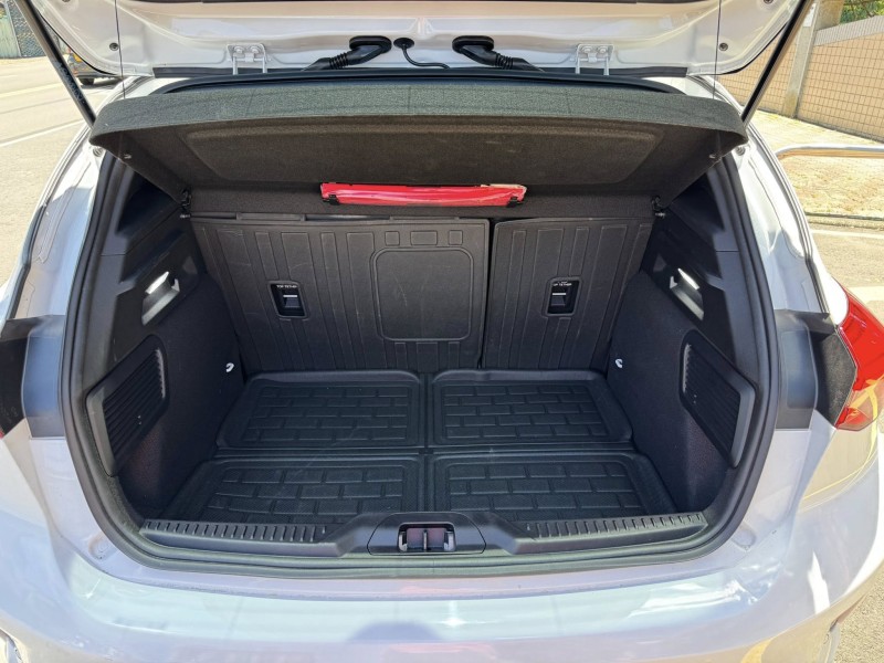 Ford/福特  Focus 金鑽店~FOCUS  正ST 2.3 進口版 掀背 280匹馬力 渦輪增壓 7速手自排 前輪驅動 RECARO雙前座跑車座椅 4門迎賓燈 全螢幕智慧行車記錄器!! | 新北市汽車商業同業公會｜TACA優良車商聯盟｜中古、二手車買車賣車公會認證保固