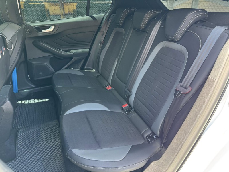 Ford/福特  Focus 金鑽店~FOCUS  正ST 2.3 進口版 掀背 280匹馬力 渦輪增壓 7速手自排 前輪驅動 RECARO雙前座跑車座椅 4門迎賓燈 全螢幕智慧行車記錄器!! | 新北市汽車商業同業公會｜TACA優良車商聯盟｜中古、二手車買車賣車公會認證保固