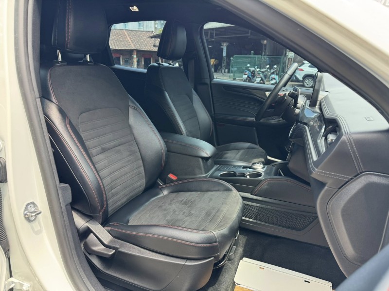 Ford/福特  Kuga 金鑽店~Kuga ST-Line X AWD 2.0  白色 8速手自排 250匹馬力 渦輪增壓 4輪驅動 大滿配 第三方認證車 里程履約保證！ | 新北市汽車商業同業公會｜TACA優良車商聯盟｜中古、二手車買車賣車公會認證保固