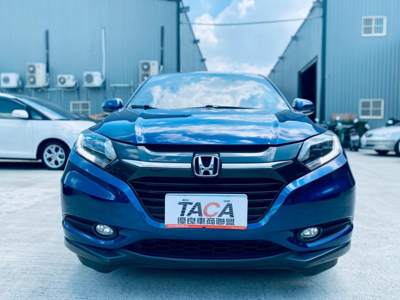 Honda  HR-V 2017年 HONDA 本田 HRV 深藍色 1.8L S版 | 新北市汽車商業同業公會｜TACA優良車商聯盟｜中古、二手車買車賣車公會認證保固