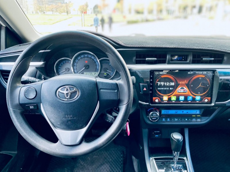 Toyota  Altis 2014年 TOYOTA ALTIS 阿帝士 1.8L 白色 | 新北市汽車商業同業公會｜TACA優良車商聯盟｜中古、二手車買車賣車公會認證保固