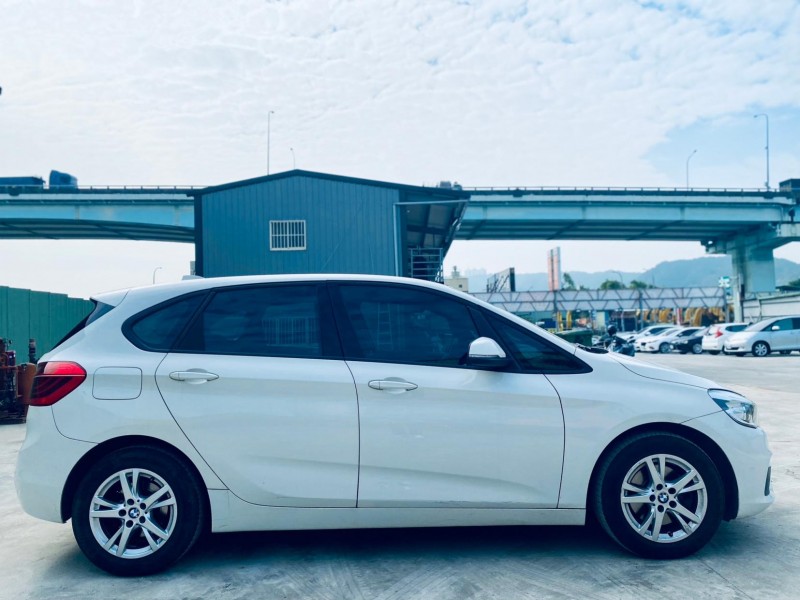 BMW/ 寶馬  2 SERIES  218i 2014年 BMW218i 白色 1.5L | 新北市汽車商業同業公會｜TACA優良車商聯盟｜中古、二手車買車賣車公會認證保固