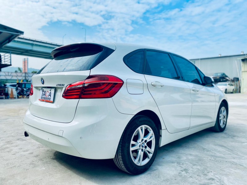 BMW/ 寶馬  2 SERIES  218i 2014年 BMW218i 白色 1.5L | 新北市汽車商業同業公會｜TACA優良車商聯盟｜中古、二手車買車賣車公會認證保固