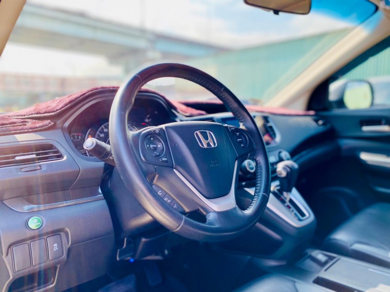 Honda  CR-V 2015年 HONDA 本田 CRV 白色 2.4L  | 新北市汽車商業同業公會｜TACA優良車商聯盟｜中古、二手車買車賣車公會認證保固