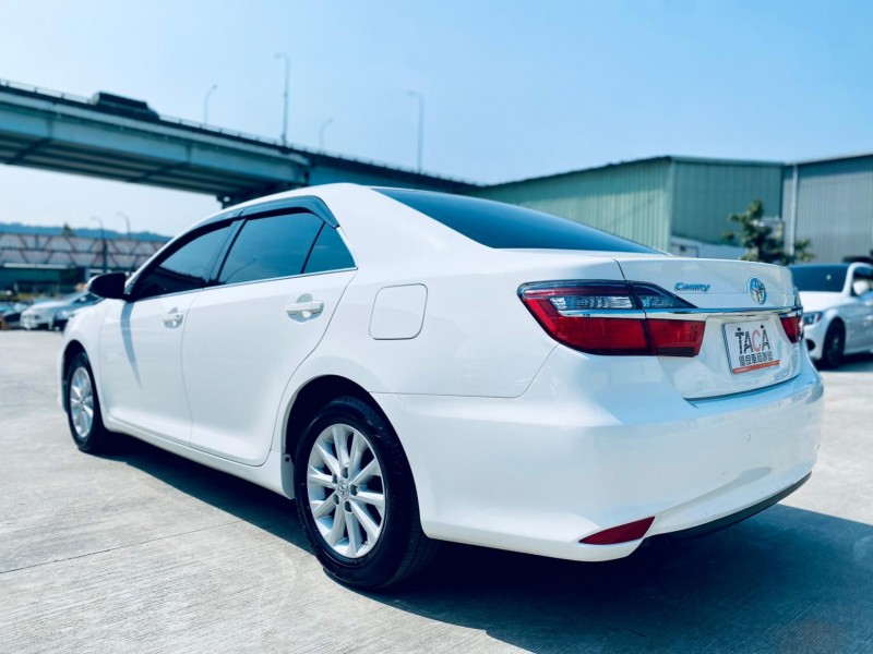 Toyota  Camry 2020年 TOYOTA CAMRY 冠美麗 白色 2.0L | 新北市汽車商業同業公會｜TACA優良車商聯盟｜中古、二手車買車賣車公會認證保固